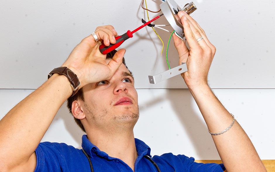 cherche électricien pas cher Paris 20
